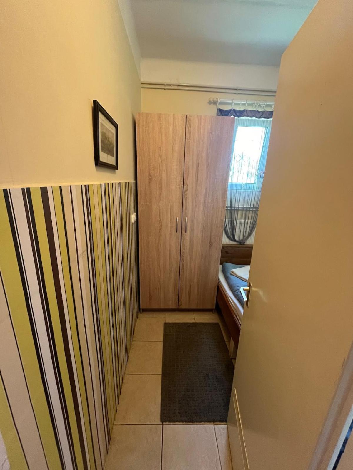 Tejfeles Vendeghaz Apartamento Porva Exterior foto