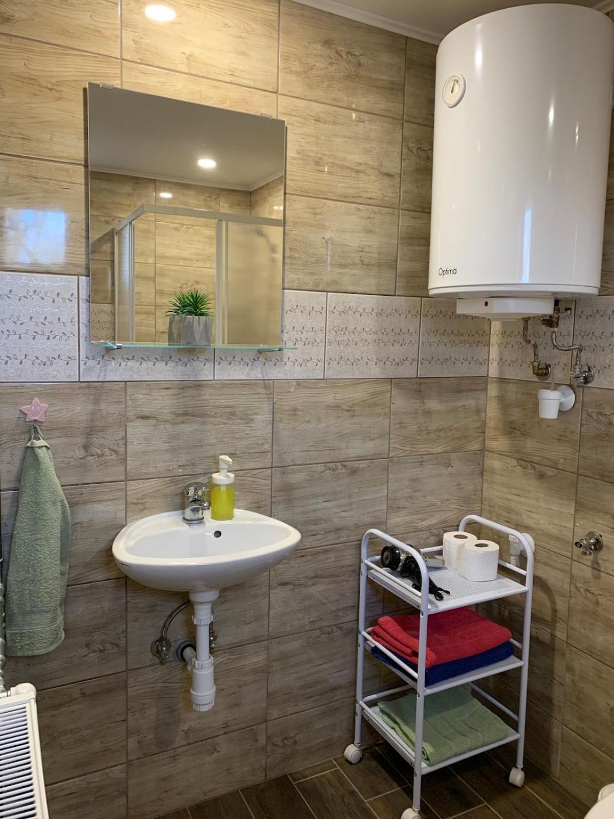 Tejfeles Vendeghaz Apartamento Porva Exterior foto